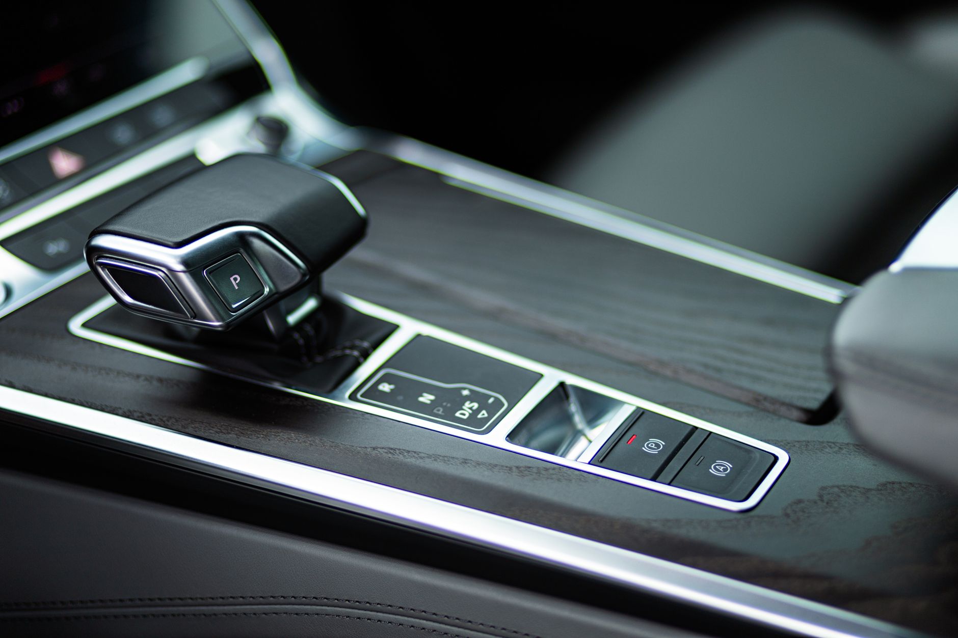Automatic vs Manual Gearbox in 2026: Is There Any Practical Reason Left to Learn in a Manual?